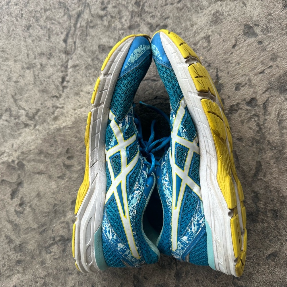 ASICS Size 12 - Picture 2 of 4